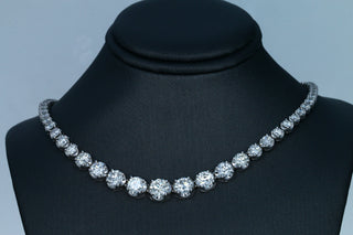 18K WHITE GOLD 8.72 DIAMOND NECKLACE GRADUATING